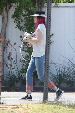 Bella Thorne Out With A Mystery Man After Explosive Relationship With Scott Disick Bella Thorne Out With A Mystery Man After Explosive Relationship With Scott Disick