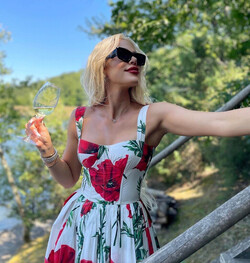 Khloé Kardashian and Daughter True Twin in Matching Dolce Gabbana Dresses on Italian Vacation