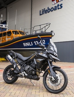 Daniel Craig gifts unique birthday present to RNLI