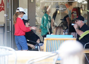 Doting dad Anthony Kiedis cuddles with son Everly Bear during lunch outing Doting dad Anthony Kiedis cuddles with son Everly Bear during lunch outing
