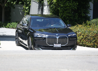 Jennifer Garner Drops By Ben Affleck s House To Celebrate His 52nd Birthday