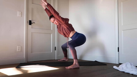 Brie Larson posts her latest yoga YouTube video Brie Larson posts her latest yoga YouTube video