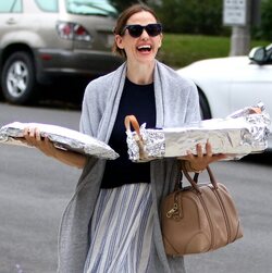 Jennifer Garner Lights Up Sunday For Her Community Jennifer Garner Lights Up Sunday For Her Community