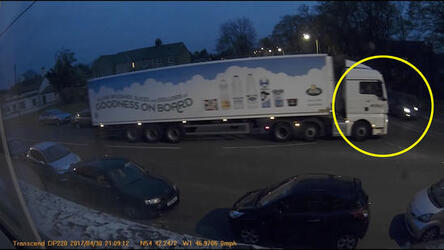 MPM_LORRYS_NEAR_MISS_WITH_MINI_08