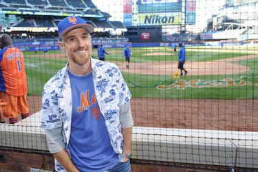 Dave Annable Throws Out First Pitch at Mets Game