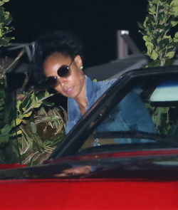 Jaden and Willow Smith treat their mother Jada Pinkett Smith and grandmother Adrienne Banfield Jones to a Mother s Day dinner at Nobu in Malibu.