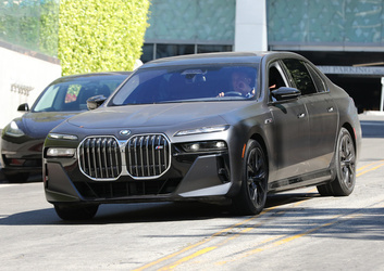 Ben Affleck Enjoys A Smoke After JLo Files For Divorce Ben Affleck Enjoys A Smoke After JLo Files For Divorce