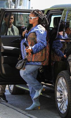 Rihanna doing a reshoot of Ocean s Eight