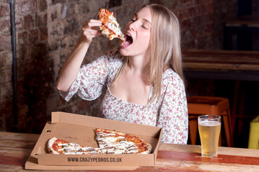 A LOT OF CHEDDAR NEW 2 500 CALORIE PIZZA IS TOPPED WITH 24K GOLD