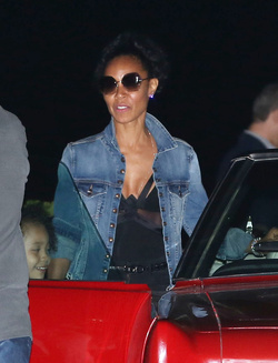 Jaden and Willow Smith treat their mother Jada Pinkett Smith and grandmother Adrienne Banfield Jones to a Mother s Day dinner at Nobu in Malibu.