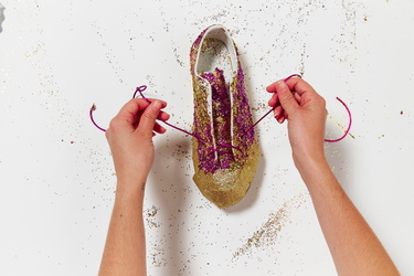 Fashion Beauty August 2016 DIY Time glitter kicks Fashion Beauty August 2016 DIY Time glitter kicks