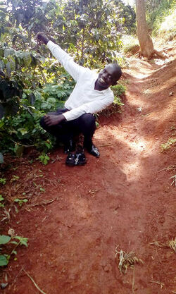 Idiot Thief Uses Stolen Phone To Upload Selfies