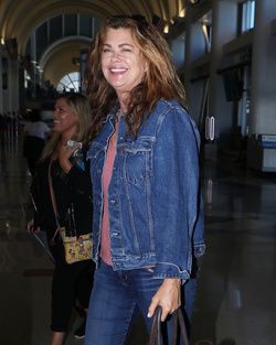Kathy Ireland Rocks Canadian Tuxedo While Taking Flight With Daughter Chloe Kathy Ireland Rocks Canadian Tuxedo While Taking Flight With Daughter Chloe