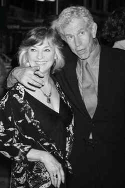 Tony Roberts Passes Away at 85