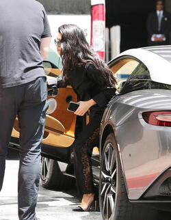 Kim And Kourtney Crack Up On Snapchat Kim And Kourtney Crack Up On Snapchat