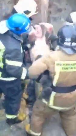 Man Got Trapped In 1ft Wide Sewer Pipe After Climbing In For No Apparent Reason Man Got Trapped In 1ft Wide Sewer Pipe After Climbing In For No Apparent Reason