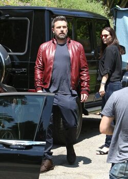 Ben Affleck Looking Cool In Leather Jacket Leaving Photo Shoot With Lindsay Shookus Part 2