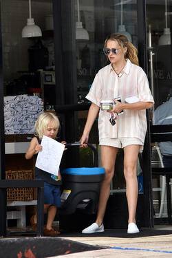 Teresa Palmer has Breakfast with Sons Teresa Palmer has Breakfast with Sons