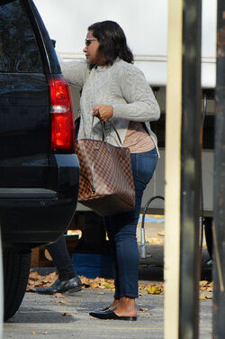 Mindy Kaling seen leaving her trailer on the set of Oceans 8 