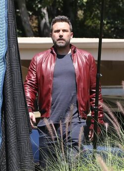 Ben Affleck Looking Cool In Leather Jacket Leaving Photo Shoot With Lindsay Shookus Part 2