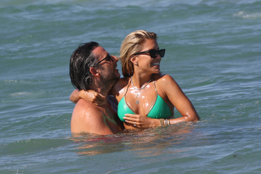 Sylvie Meis and Niclas Castello during a beach day in Saint Tropez