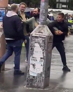 VIDEO Moment undercover cops wrestle suspect to ground with the help of London citizens