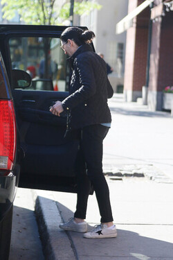 Julianna Margulies on her way to gym