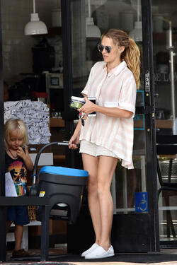 Teresa Palmer has Breakfast with Sons Teresa Palmer has Breakfast with Sons