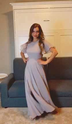 Serial Bridesmaid Dubbed Real Life 27 Dresses After Being A Bridesmaid 14 Times