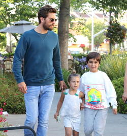Scott Disick Finally Back On Daddy Duty Scott Disick Finally Back On Daddy Duty