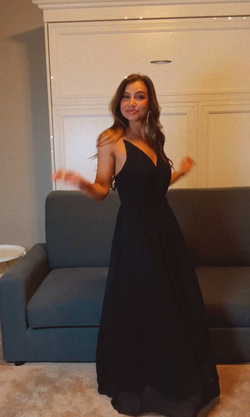 Serial Bridesmaid Dubbed Real Life 27 Dresses After Being A Bridesmaid 14 Times