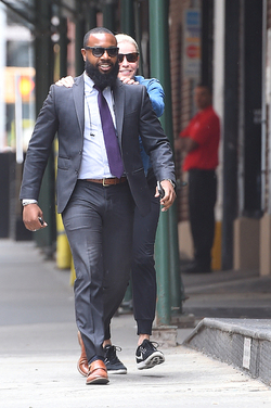 Chelsea Handler jokes with her bodyguard as she tries to keep a low profile Chelsea Handler jokes with her bodyguard as she tries to keep a low profile
