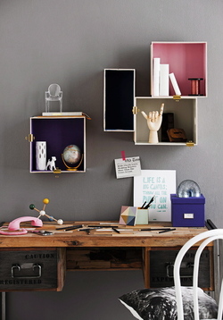 Handy Woman wall storage system