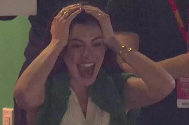 Anne Hathaway Has the Most Excited Reaction While Watching the Eagles Win Super Bowl 2025