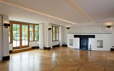 TOM CRUISE PUTS MANSION UP FOR SALE TOM CRUISE PUTS MANSION UP FOR SALE