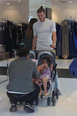 Garret Bale and Emma Rhys Jones goes shopping on Robertson BLV with their children Garret Bale and Emma Rhys Jones goes shopping on Robertson BLV with their children