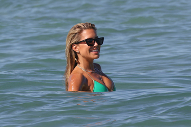 Sylvie Meis and Niclas Castello during a beach day in Saint Tropez
