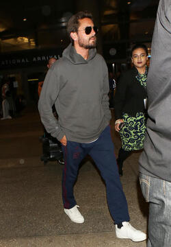 Scott Disick coming back from Cannes as if nothing happened Scott Disick coming back from Cannes as if nothing happened