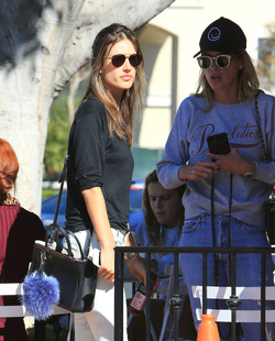 Alessandra Ambrosio Sports Star Print Skinny Jeans For Ladies Lunch In Beverly Hills