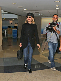 Meg Ryan Tries To Keep A Low Profile Arriving In L.A. After CFDA Awards
