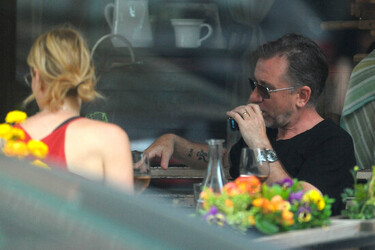 Tim Roth and wife enjoy lunch