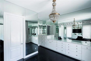 KYLIE JENNER PUTS HER FIRST HOME ON THE MARKET KYLIE JENNER PUTS HER FIRST HOME ON THE MARKET