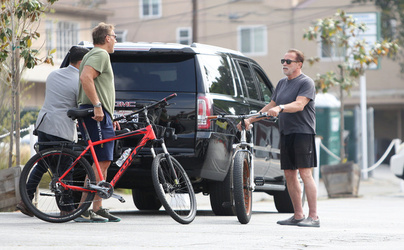 Arnold Schwarzenegger and Ralf Moeller go for a Bike Ride