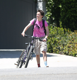 Jennifer Garner Drops By Ben Affleck s House To Celebrate His 52nd Birthday