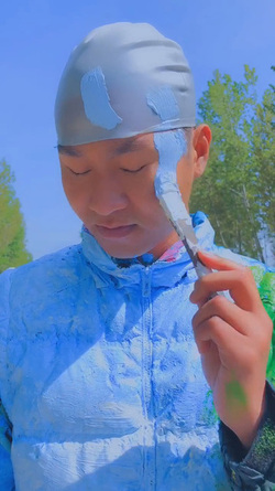 Chinese Body Painting Artist Is A Human Chameleon
