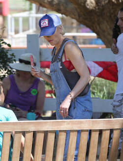 Gwen Stefani with Kids Enjoying the Day at a Farm