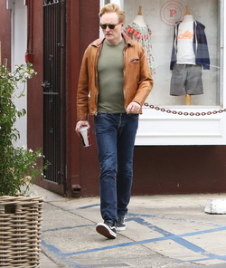 Conan O Brien Making Time For Family In Brentwood