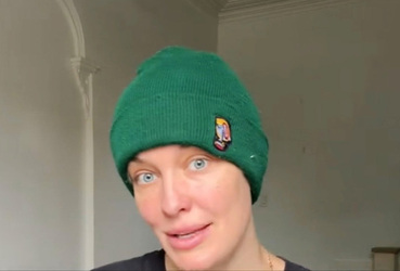 WOMAN GETS THE WORST HAIRCUT OF HER LIFE