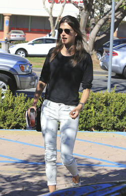 Alessandra Ambrosio Sports Star Print Skinny Jeans For Ladies Lunch In Beverly Hills