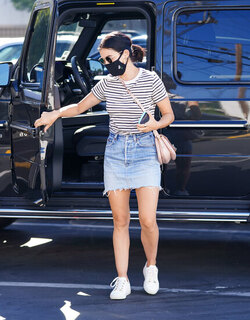Lucy Hale Hops out of her car Looking Cute Lucy Hale Hops out of her car Looking Cute